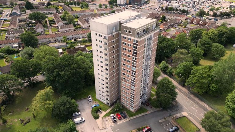Willow Rise and Beech Rise Towers v Merseyside byla odsouzena hasičskou službou