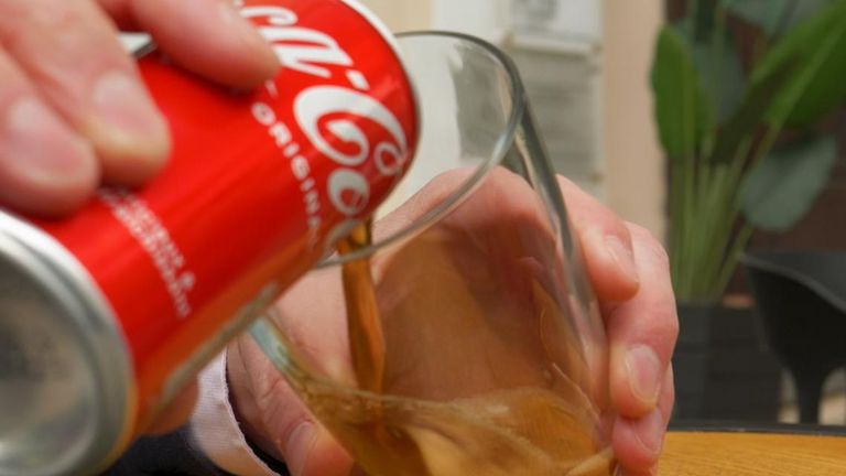 Coca-Cola se prodává v Rusku.