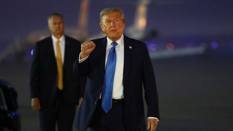 Donald Trump gesta po návratu brzy z summitu vůdců G7.  Pic: Reuters