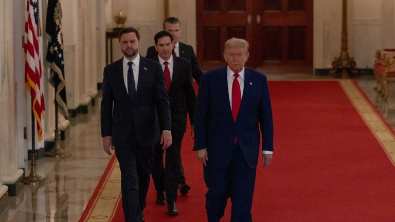   Donald Trump, když se připravuje na doručení adresy Bílého domu