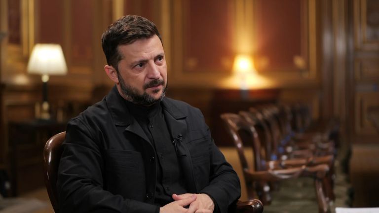 ZELSKY: Sankce potřebné jako země dodávající raketové komponenty do Ruska
