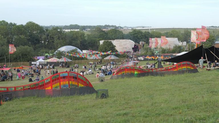 Glastonbury začíná na Worthy Farm v Somersetu