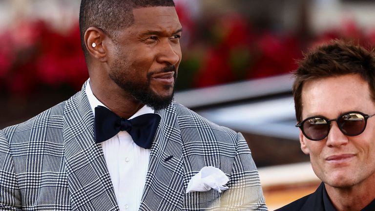 Usher a Tom Brady opustí Gritti Palace, druhý den svatebních slavností. Pic: Reuters