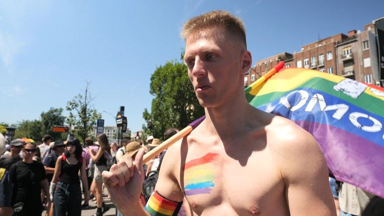 Leonas, který cestoval z Polska, aby se připojil k pochodu Pride v Maďarsku Budapešti. 
