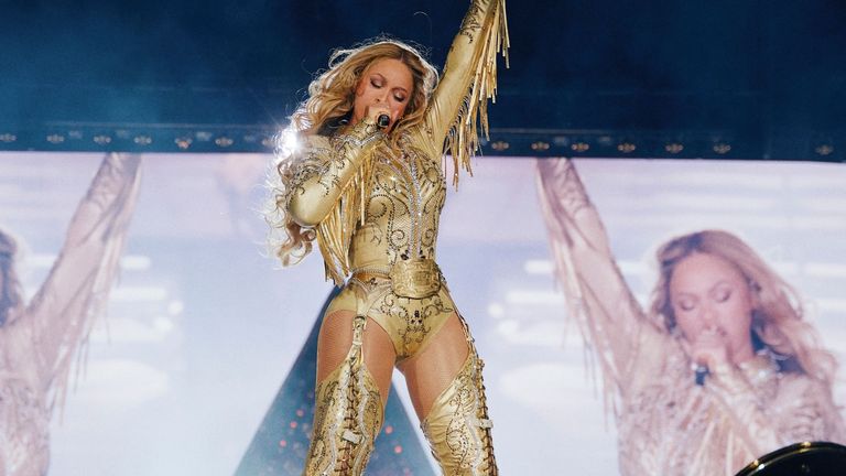 Beyonce vystupuje v Londýně na začátku britské nohy jejího Cowboy Carter World Tour