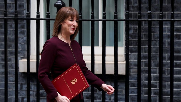 Kancléřka Rachel Reeves stanoví vládní výdajové plány na příští tři roky. Pic: Reuters