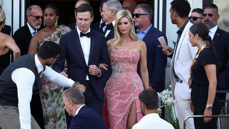 Ivanka Trump a její manžel Jared Kushner opouštějí hotel St. Regis. Pic: Reuters