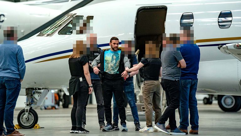James Harding byl zatčen důstojníky z metropolitní policie po jeho vydání ze Švýcarska.  Pic: Pa