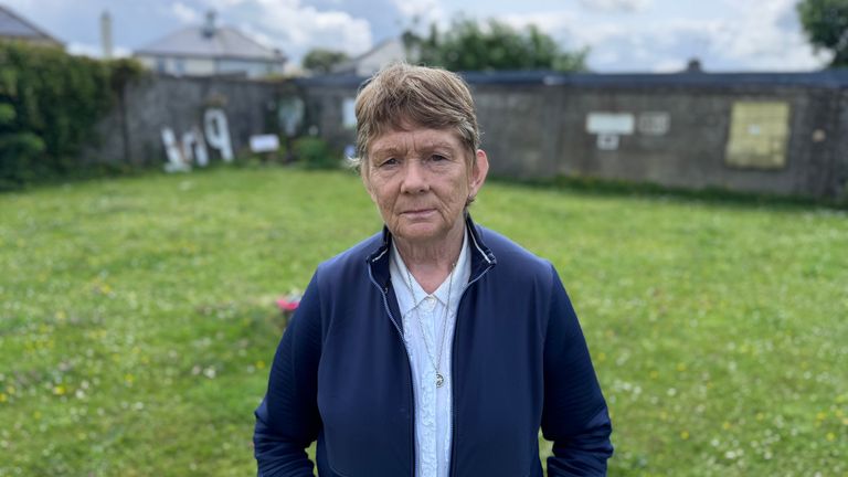 Místní historička Catherine Corless, jejíž výzkum odhalil příběh, v podezřelém masovém hrobovém místě