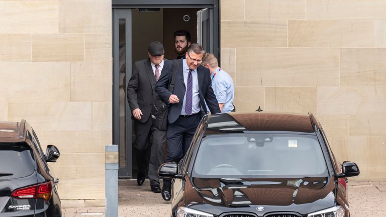 Robert Bush (vlevo) u magistrátního soudu Hull.  Pic: Pa