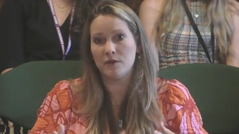 Laura Bates před Výborem pro ženy a rovnosti 