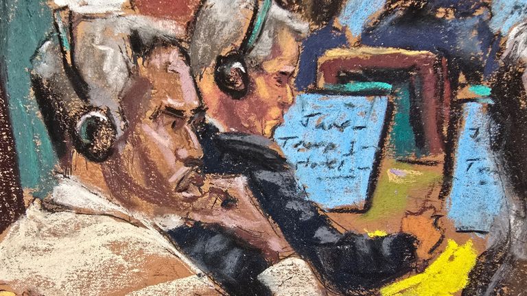 Sean 'Diddy' Combs jako porotci byly během jeho zkušebního řízení o obchodování se sexem zobrazeny explicitní videa. Pic: Court Sketch/Jane Rosenberg/Reuters
