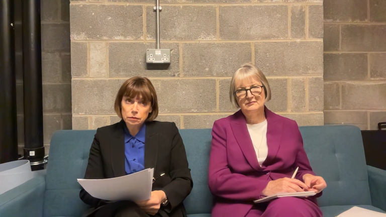 Harriet Harman (R) řekla Beth Rigbyové, že si myslí, že reakce sira Keira Starmera na Liz Saville Robertso
