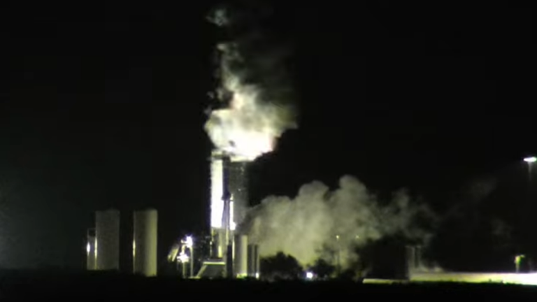 Ve Starbase v Texasu explodoval screenshot okamžiku, kdy SpaceX Rocket Starship 36 explodoval. Obrázek: Nasaspaceflight