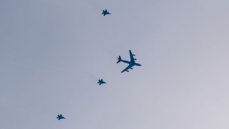 A US air tanker seen flying over England, accompanied by F-35 jets. Credit: Instagram/g.lockaviation 
