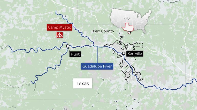 Mapa ukazující řeku Guadalupe v Kerr County, která praskla ze silného deště a způsobila bleskové záplavy