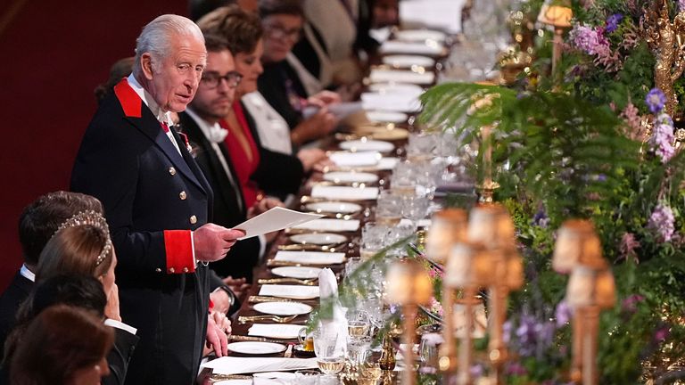 Král přednáší na banketu na hradě Windsor. Pic: Pa