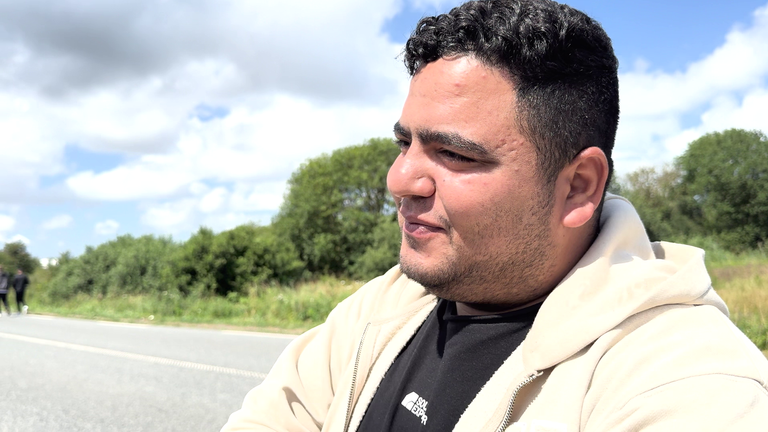 Abdullah, migrant z Gazy, mluvil s Adamem Parsonsem Sky