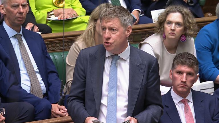 LIB DEM poslanec James MacCleary požádal premiéra, aby ukončil loterii poštovního kódu pro Xonvea na PMQS