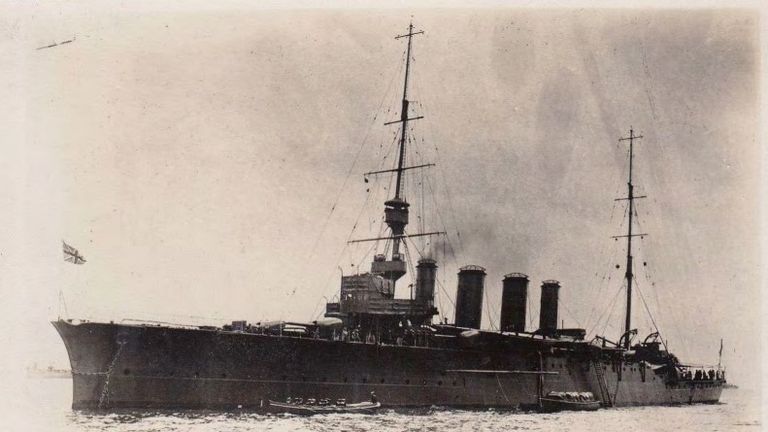 HMS Nottingham, než byl potopen