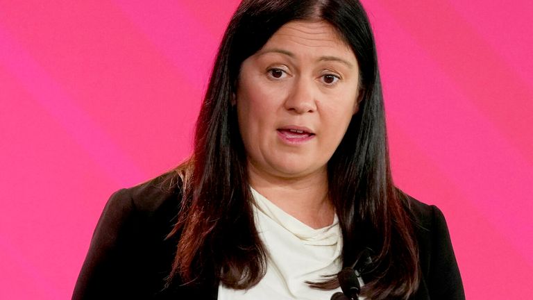 Ministr kultury Lisa Nandy hovoří na prvním vládním summitu občanské společnosti.  Pic: Pa
