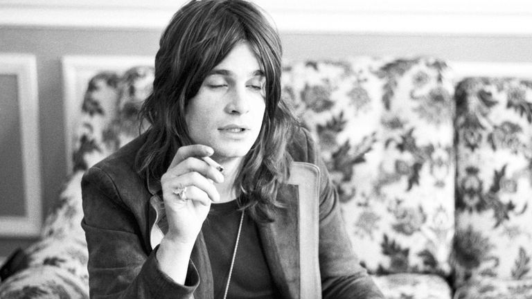Obrázek: Ian Dickson/Shutterstock Ozzy Osbourne, debatující o zásluhách nového alba Black Sabbath 'Sabotage' v Bronze Records Offices, 1975 Ozzy Osbourne, Londýn, UK - 1975