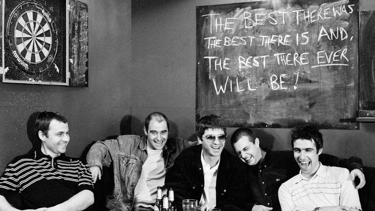 Oasis kolem vydání Be Here Now v roce 1997. Obrázek: Jill Furmanovsky