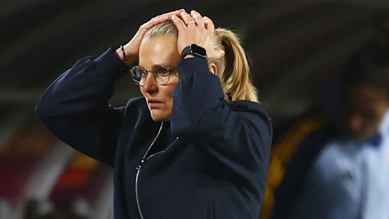 Fotbal Soccer Football - FIFA Women's World Cup Australia a Nový Zéland 2023 - Final - Španělsko v Anglii - Stadion Australia, Sydney, Austrálie - 20. srpna 2023 Anglie Manager Sarina Wiegman reaguje agenturu Reuters/Carl Recine
