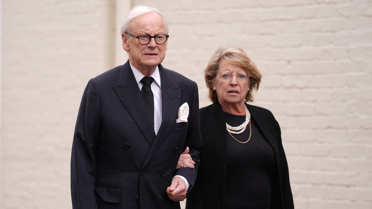 Lord Deben John Gummer (vlevo) se účastní pohřbu lorda Normana Tebbita v katedrále St Edmundsbury v Bury St Edmunds. Bývalý ministr kabinetu zemřel 7. července ve věku 94 let. Datum obrázku: Čtvrtek 31. července 2025. Foto kredit by měl číst: Joe Giddens/PA Wire