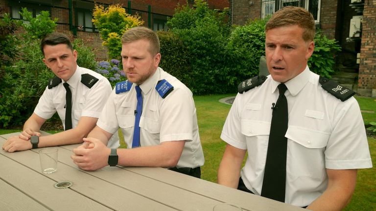 PC Luke Holden (vlevo), PCSO Tim Parry (Center), Sgt Greg Gillespie (vpravo) nominovaný na policejní odolnost ceny