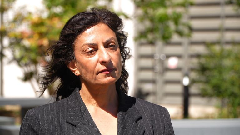 Amerdeep Somal, místní správa a ombudsman sociální péče  