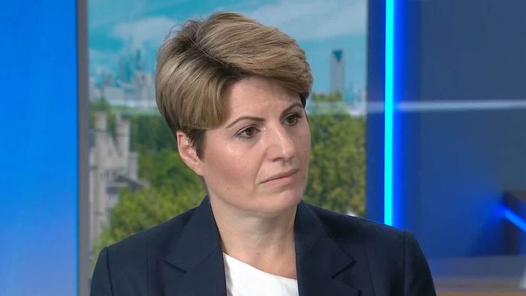 Emma Hardy mluví o Sky News Breakfast