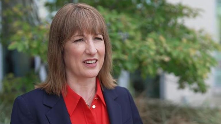 Rachel Reeves na slzách PMQS