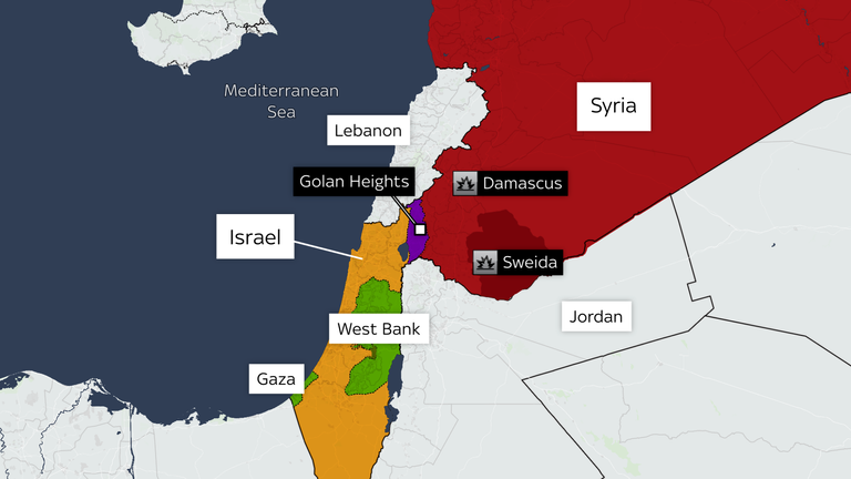 Mapa ukazující Sýrii a Izrael ve vztahu ke Sweidě, kde v posledních dnech došlo k smrtícím střetům