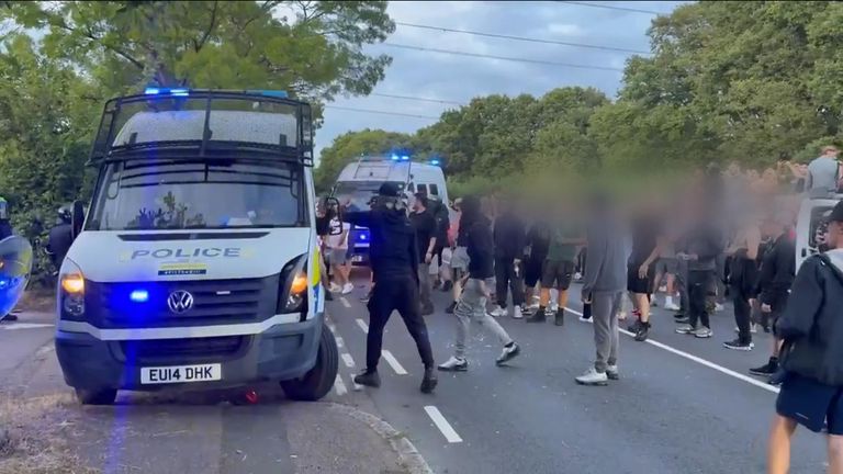 Protestující proti migraci v Eppingu