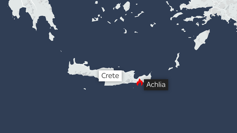 Mapa ukazující umístění požáru v Achlii, Krétě, Řecku.