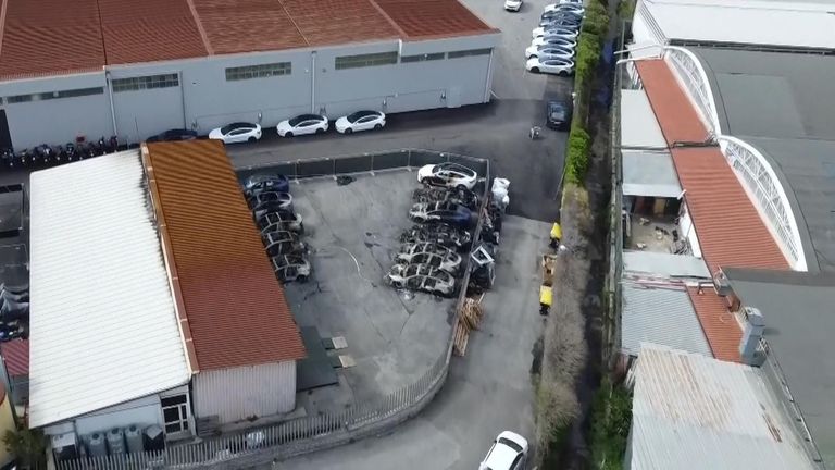 Tesla se stala cílem protestů po celém světě kvůli zapojení generálního ředitele Elona Muska s Trumpovou správou.