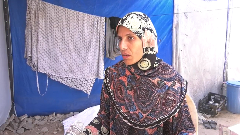 Huda řekla Sky News, že se snaží získat pomoc od SDS4, v pásmu Central Gaza, posledních deset dní.