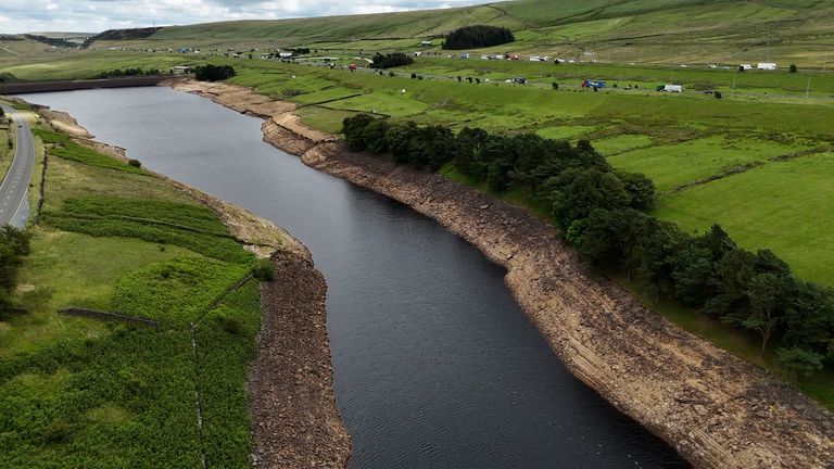 Booth Wood Reservoir v West Yorkshire na nízké úrovni. Pic: Pa 