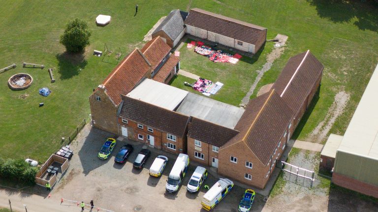 Obecný pohled na scénu ve Stathern, Leicestershire, poté, co byl 76letý muž zatčen pro podezření z podávání jedu v souhrnu