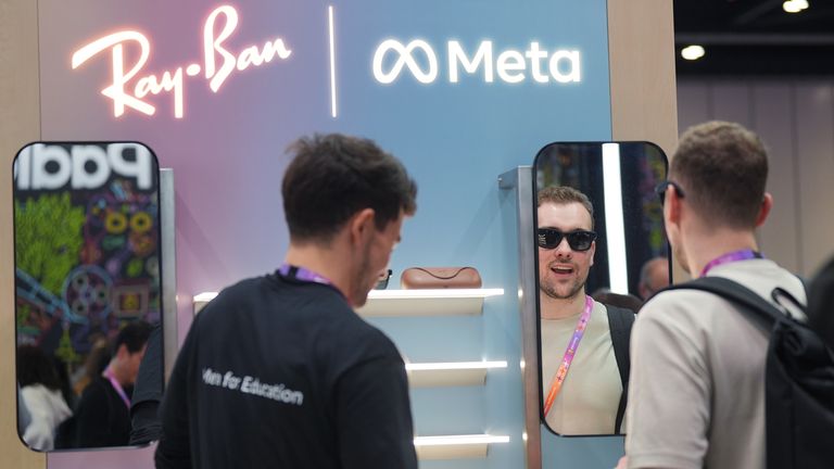 Na každoroční konferenci British Educational Advigation and Technology jsou předváděny brýle Ray-Ban Meta AI. Pic: Pa