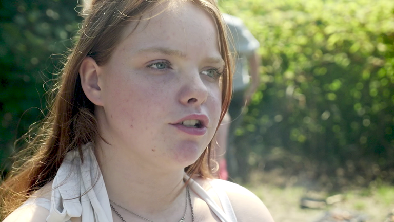 Elle, 15 let, na BBQ pro mladé pečovatele na Haverfordwest