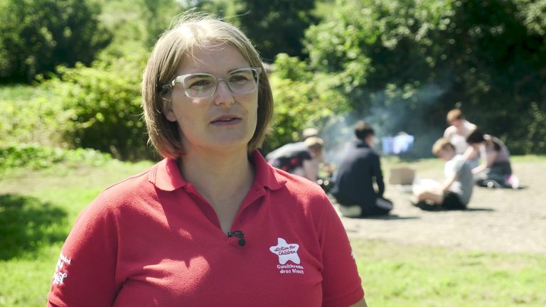 Vicki Phillips z akce pro děti na BBQ na Haverfordwest