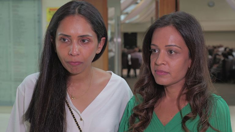 Jina a Komal Patel, jejichž příbuzní Sunny a Monali Patel zemřeli při havárii letadla Air India