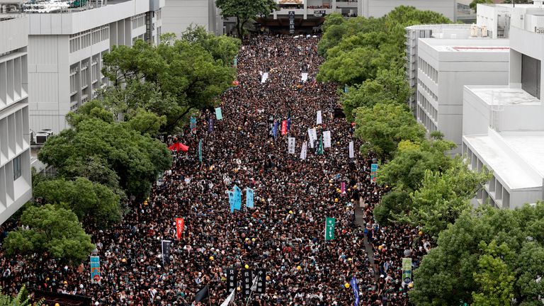 Studenti bojkotují své třídy při účasti na protestu proti vydávání vydávání na čínské univerzitě v Hongkongu v Číně 2. září 2019. Reuters/Tyrone SIU Replile - Oprava informací