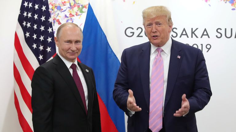 Donald Trump a Vladimir Putin se nesetkali tváří v tvář, protože se americký prezident vrátil do Bílého domu. Soubor Pic: Reuters
