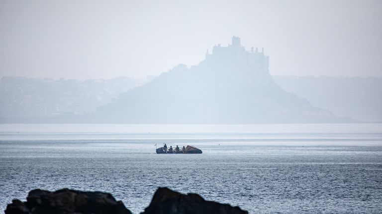 Posádka opouštěla přístav Newlyn v Cornwallu minulý týden po opětovném zahájení své výzvy. Pic: Pa