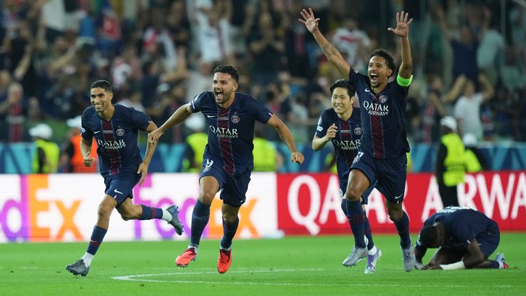 Hráči PSG slaví po vítězství ve finále. Pic: Ap