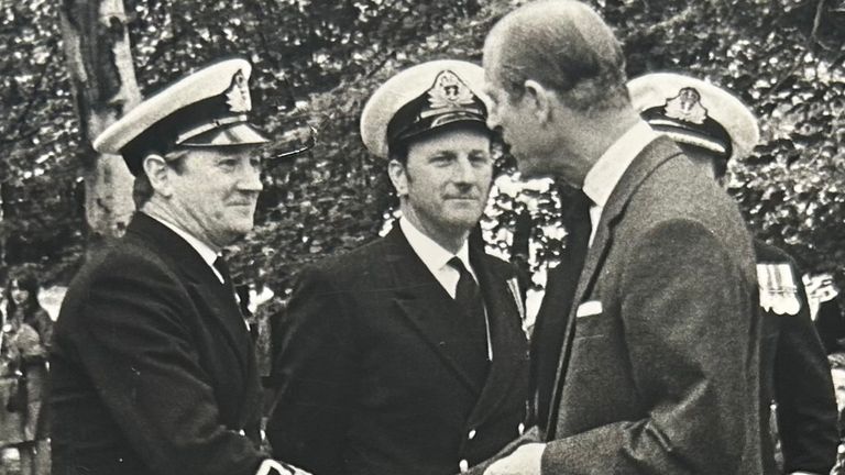 Pan Draper se znovu setkal s princem Philipem v 70. letech - ale hokej nebyl zmíněn. Pic: Royal British Legion/PA