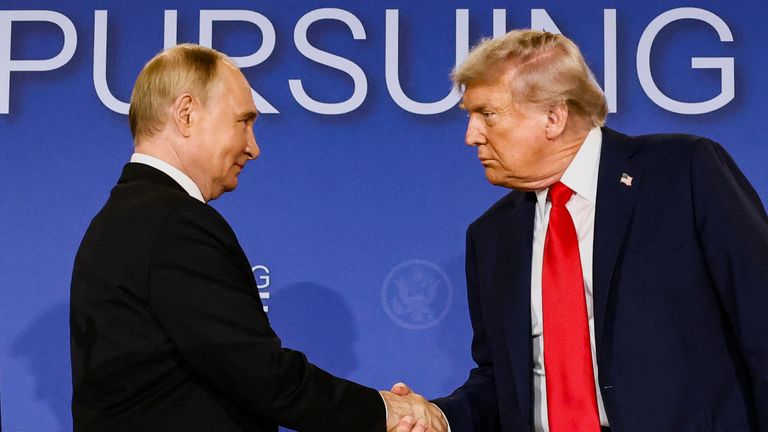 Donald Trump a Vladimir Putin na Aljašce v pátek. Pic: Reuters/ Kevin Lamarque